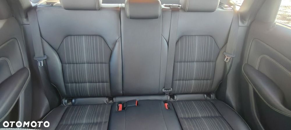 Mercedes-Benz Klasa B 180 BlueEFFICIENCY Edition - 16