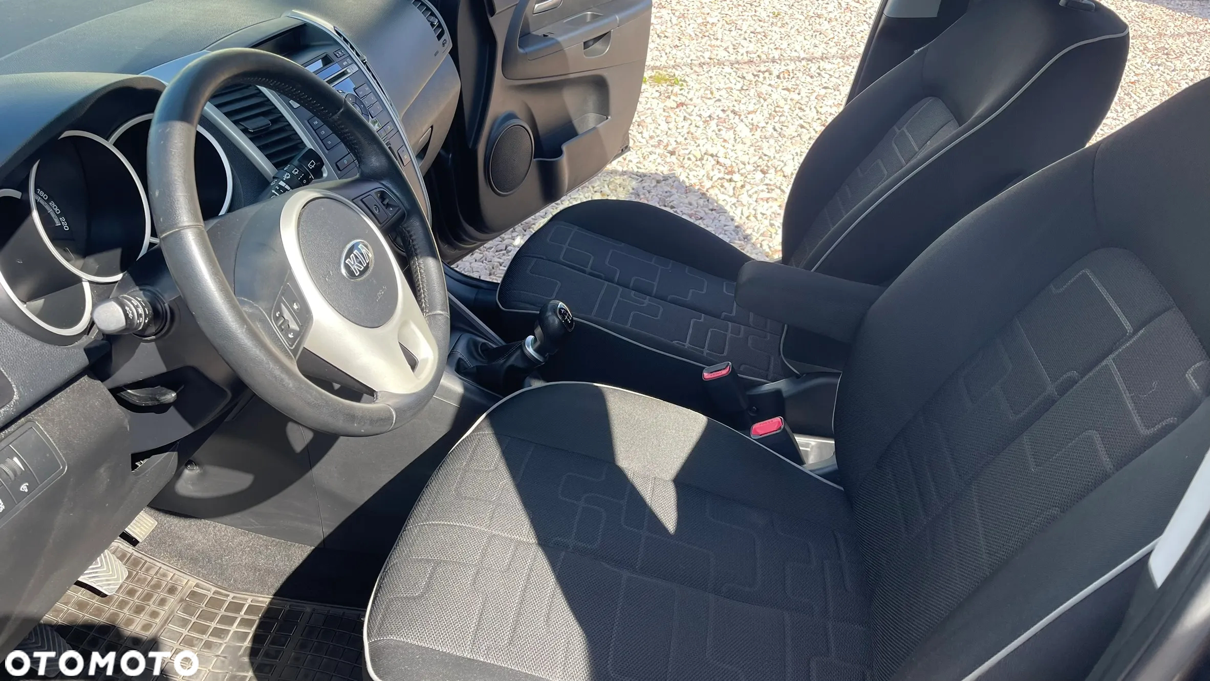 Kia Venga - 23