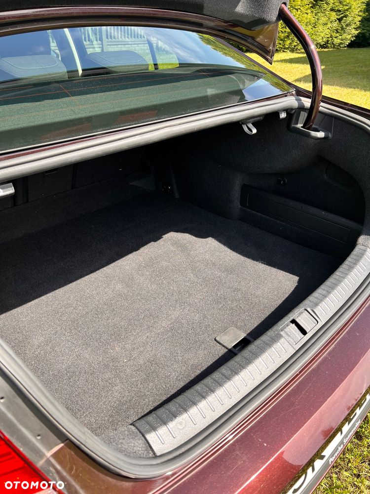 Volkswagen Passat 2.0 TDI SCR Comfortline - 18
