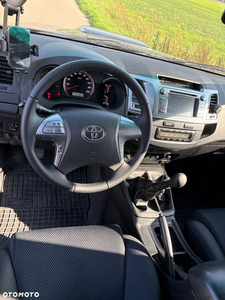 Toyota Hilux - 8
