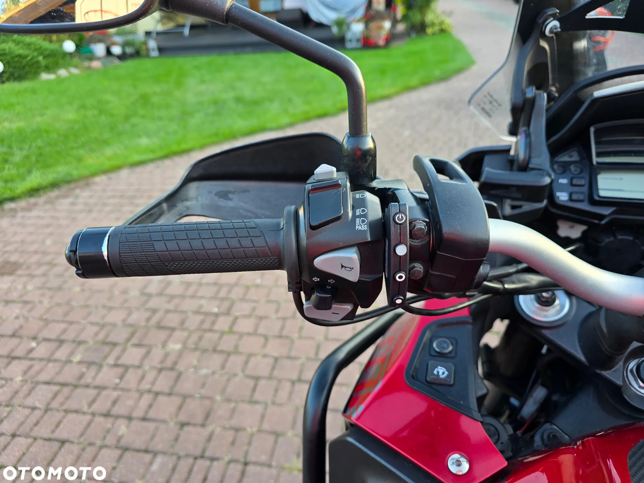 Honda VFR - 8