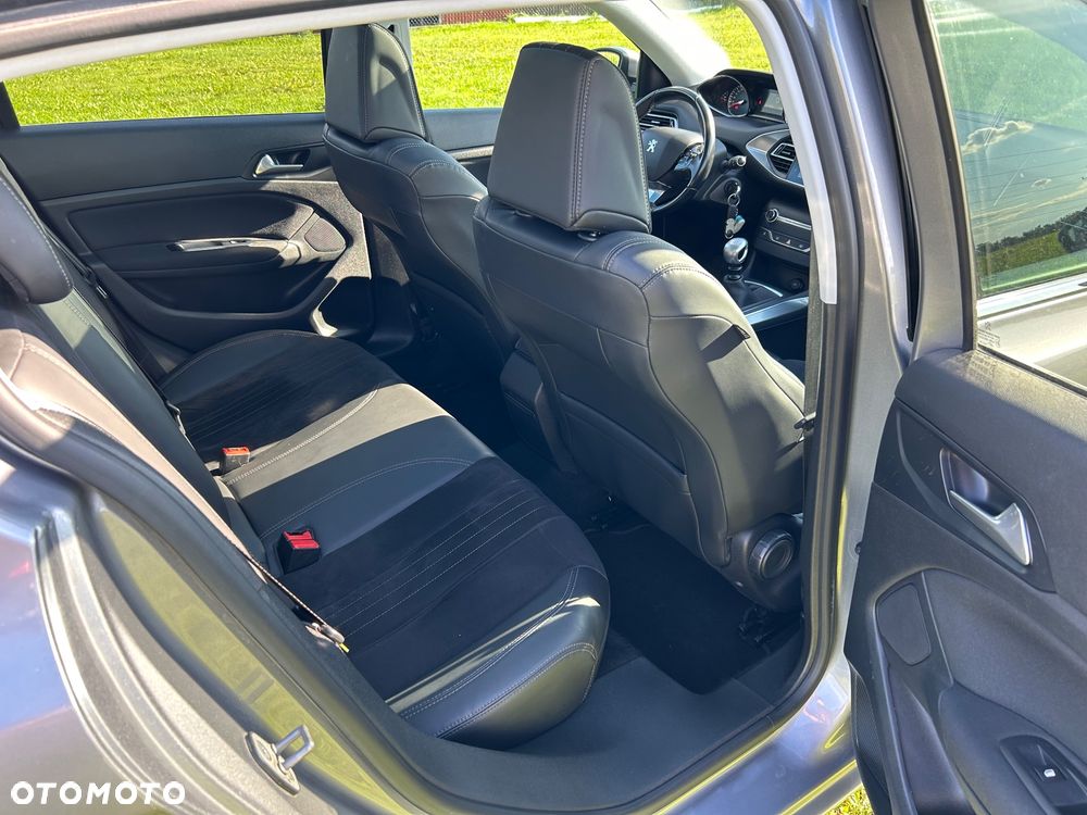 Peugeot 308 1.6 BlueHDi Allure S&S - 22