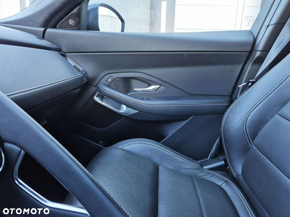 Jaguar E-Pace - 36