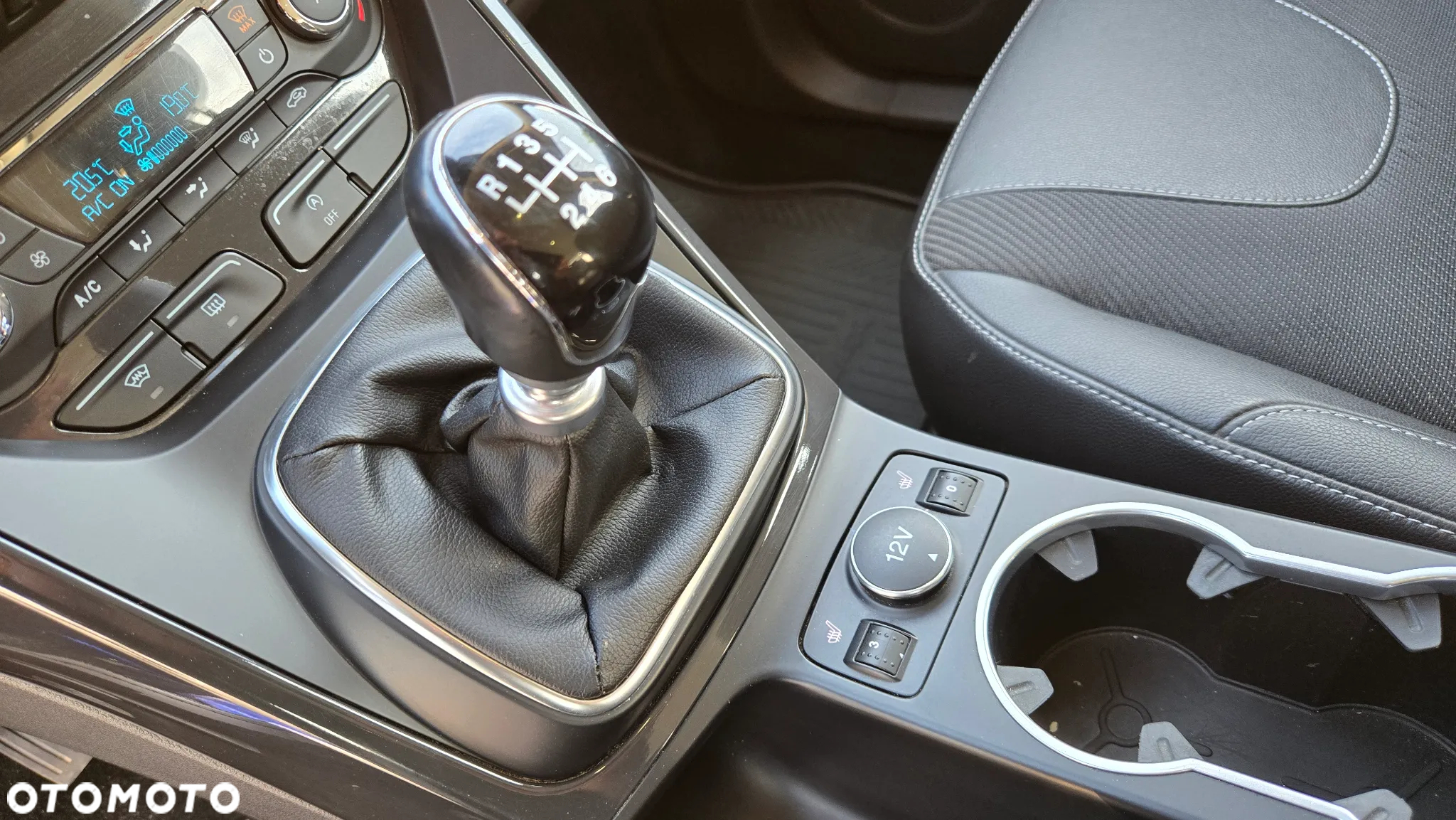 Ford Kuga - 18
