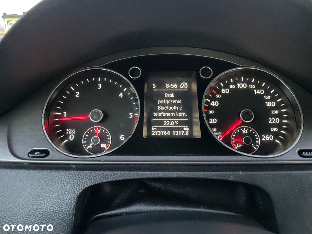Volkswagen Passat 2.0 TDI DPF BlueMotion Technology Comfortline - 25