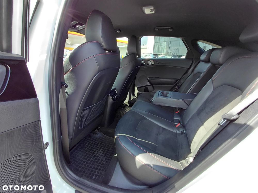 Kia ProCeed - 23