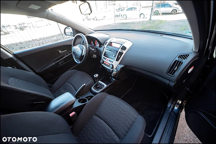 Kia Ceed - 16