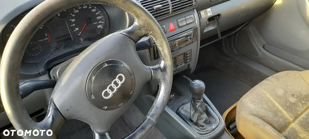 zderzak tylny  AUDI A3 8L - 5