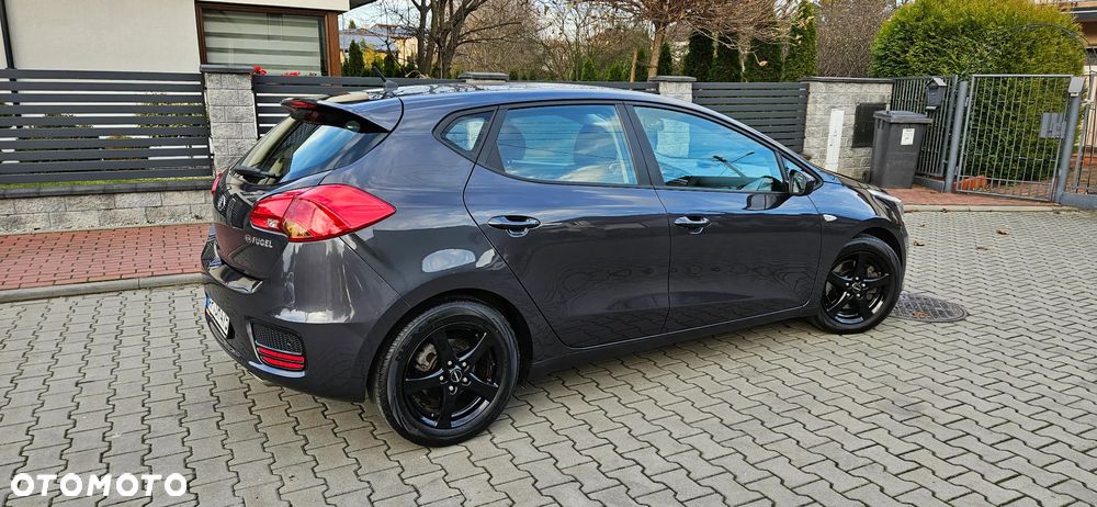 Kia Ceed 1.4 CVVT Dream Team Edition - 11