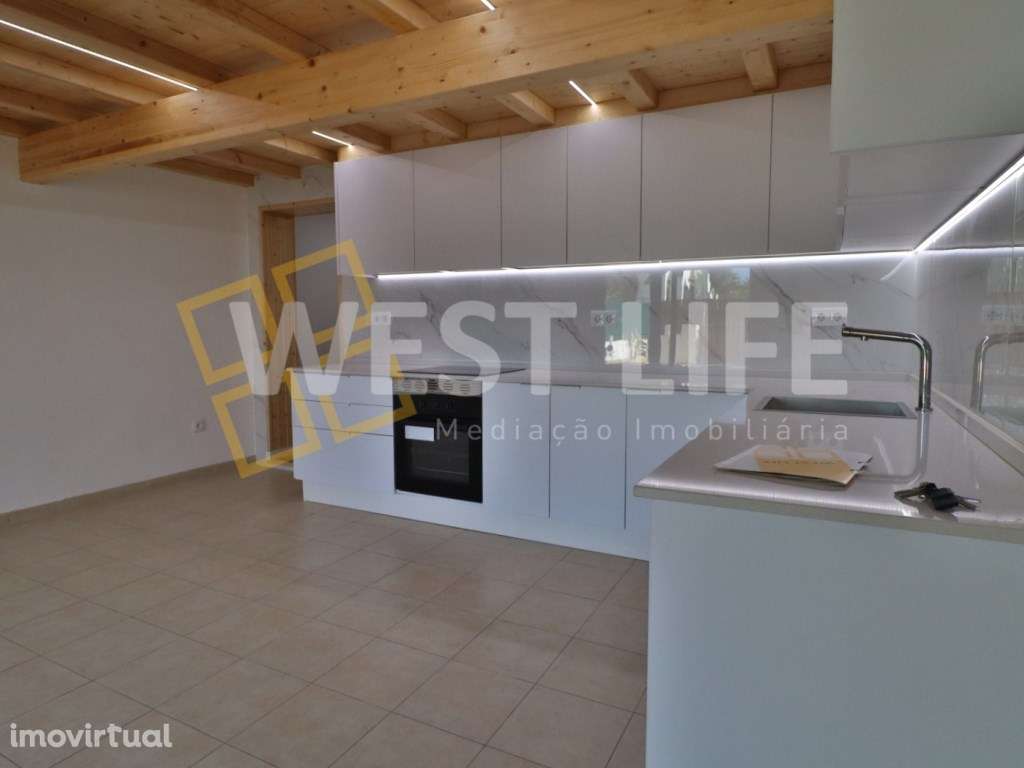 EXCLUSIVO WL Moradia T1+1 totalmente Remodelada com logradouro a 10... - Grande imagem: 5/22