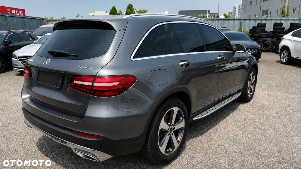 Mercedes-Benz GLC 300 4-Matic - 3