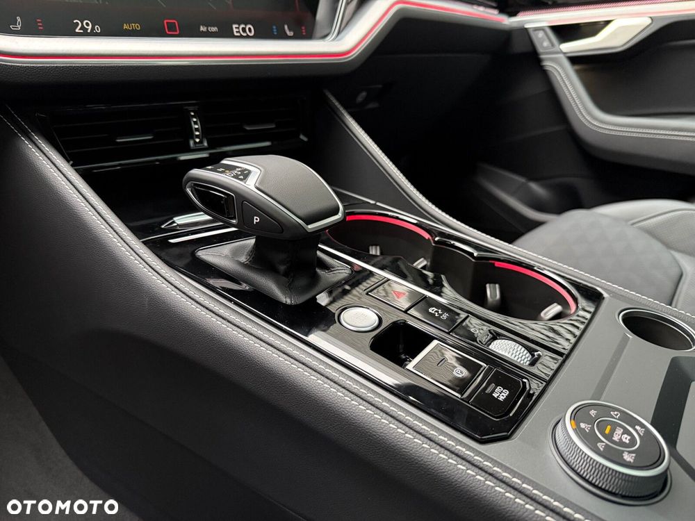 Volkswagen Touareg - 17