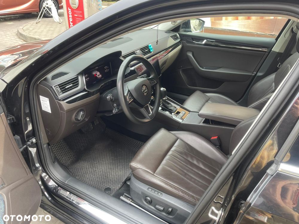 Skoda Superb 2.0 TDI SCR 4x4 Sportline DSG - 5