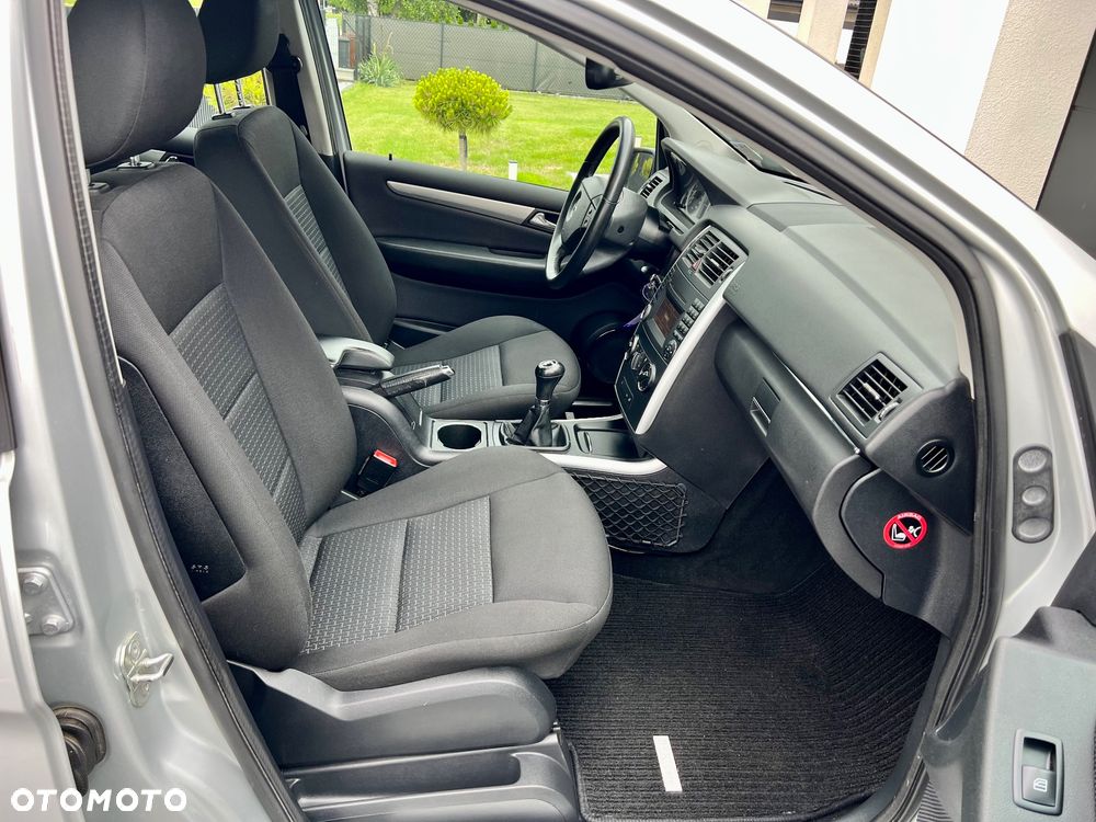 Mercedes-Benz Klasa B 180 BlueEFFICIENCY SPORT EDITION - 18