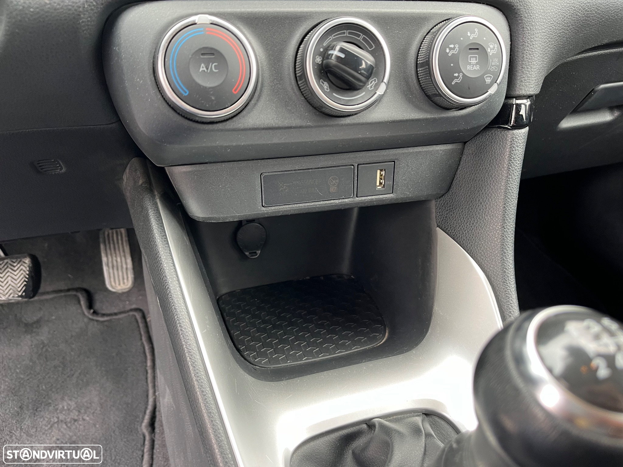 Toyota Yaris 1.0 VVT-i Comfort - 27