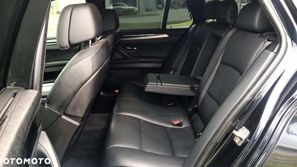 BMW Seria 5 528i Sport-Aut - 14