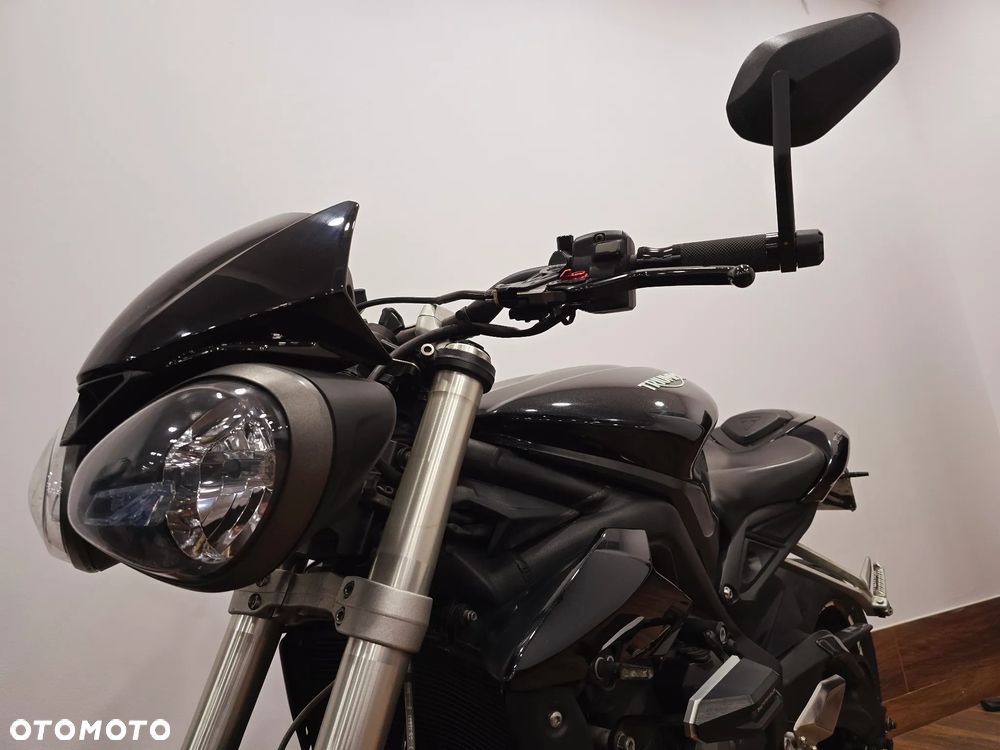 Triumph Street Triple - 18