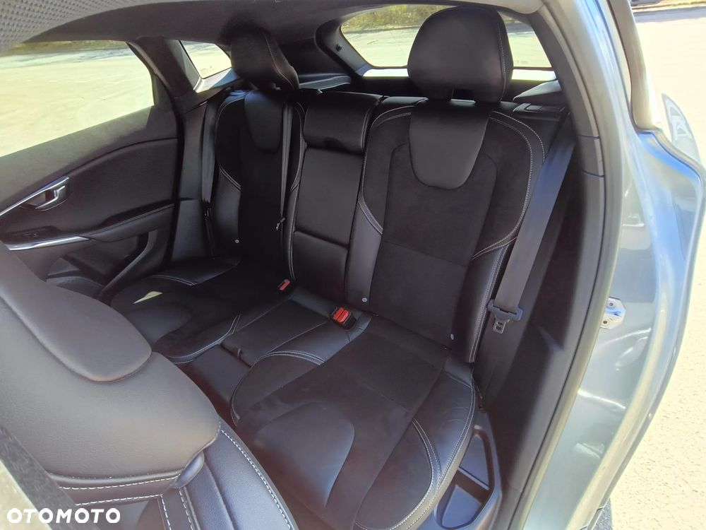 Volvo V40 D2 Geartronic RDesign - 19