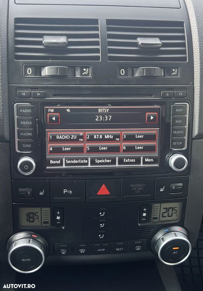 Volkswagen Touareg - 12