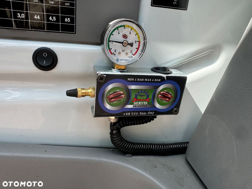 Mercedes-Benz Sprinter - 13