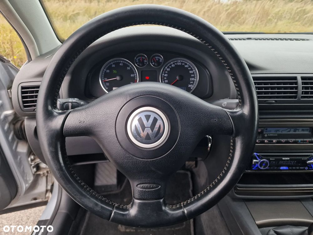 Volkswagen Passat 1.6 Exclusive - 24