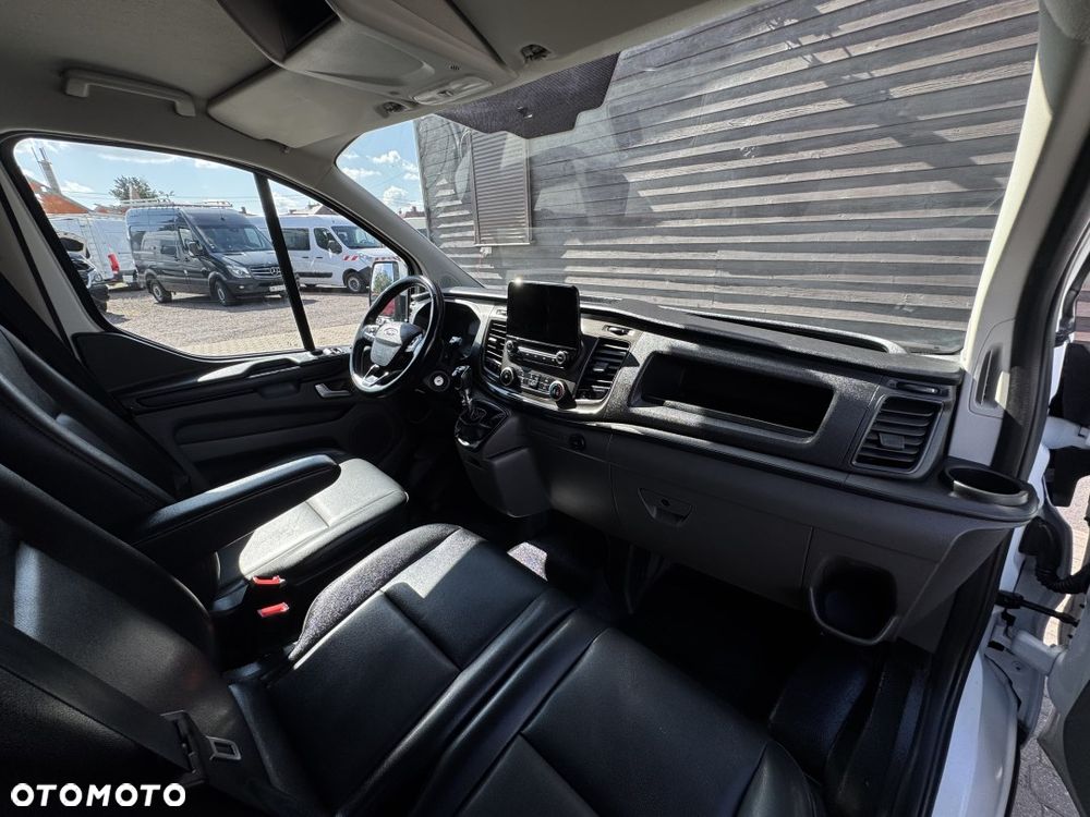 Ford CUSTOM - 19