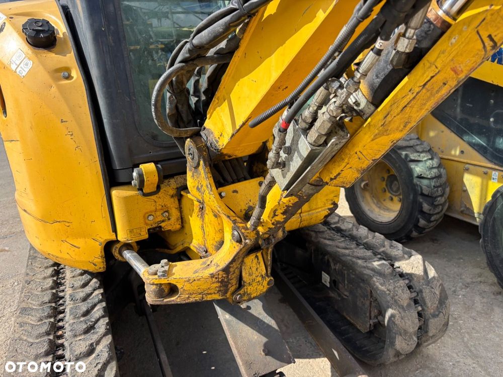 Komatsu Pc26 Mr-3 - 34