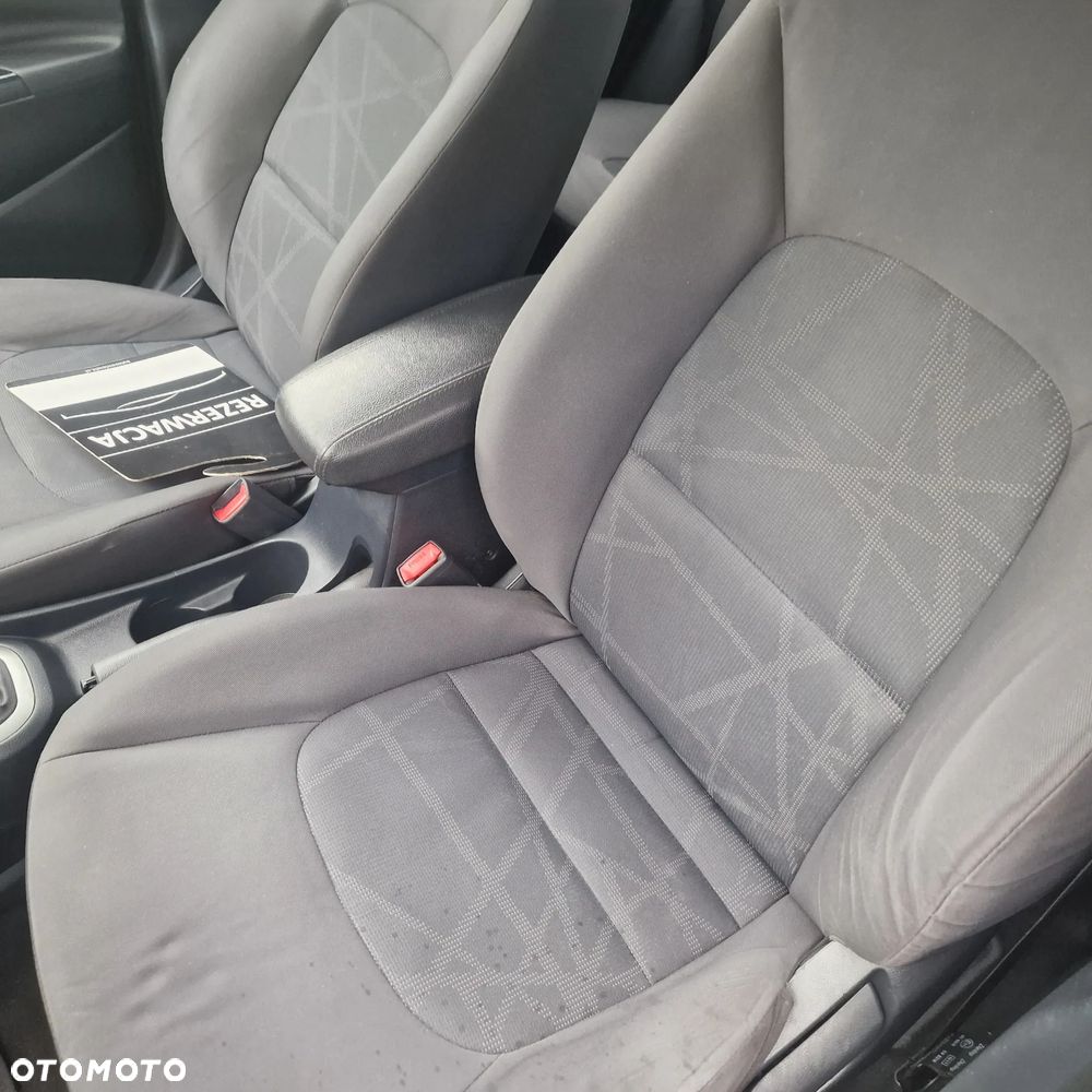 Kia Rio - 7