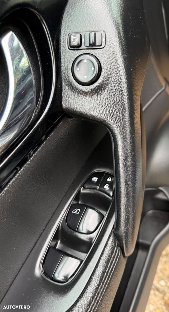 Nissan Qashqai 1.6 DCI ALL-MODE 4x4i TEKNA+ - 40