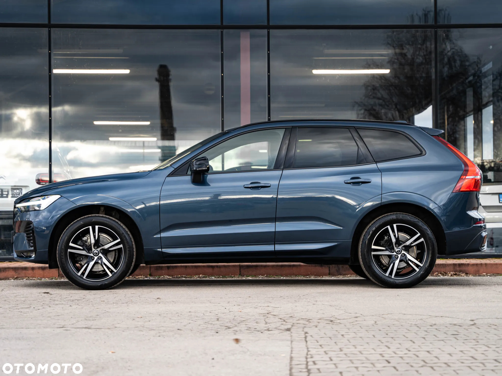 Volvo XC 60 B4 D AWD Ultimate Dark - 18