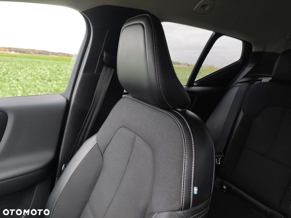 Volvo XC 40 T3 Momentum - 32