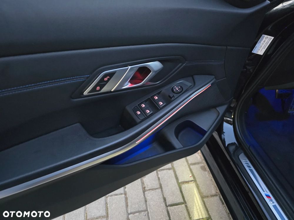 BMW Seria 3 318i M Sport - 11