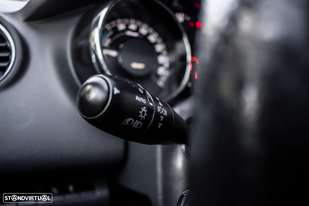 Peugeot 3008 2.0 HDi Hybrid4 - 15