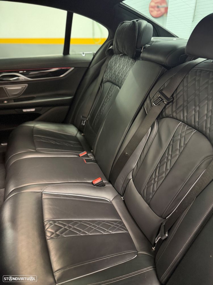 BMW 740 d xDrive Pack M - 19