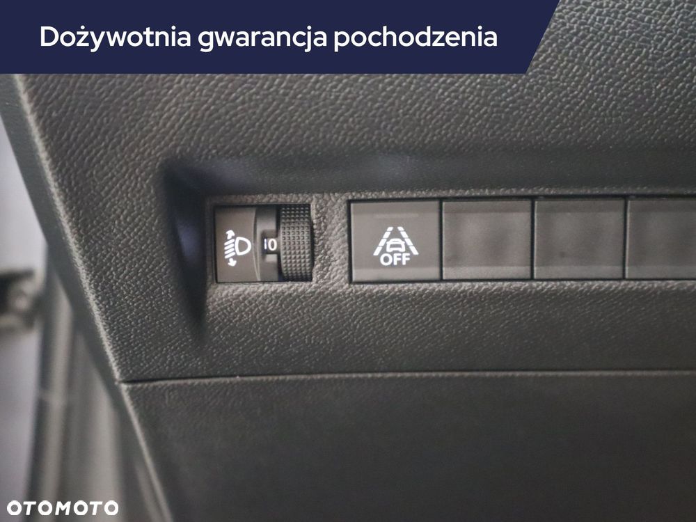 Peugeot 208 - 17