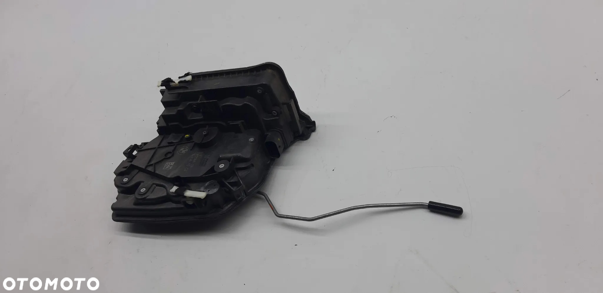 Zamek drzwi prawy przód 7477688 BMW G31 xDrive 2.0B hybryda 2022r lift kombi 4x4 - 3