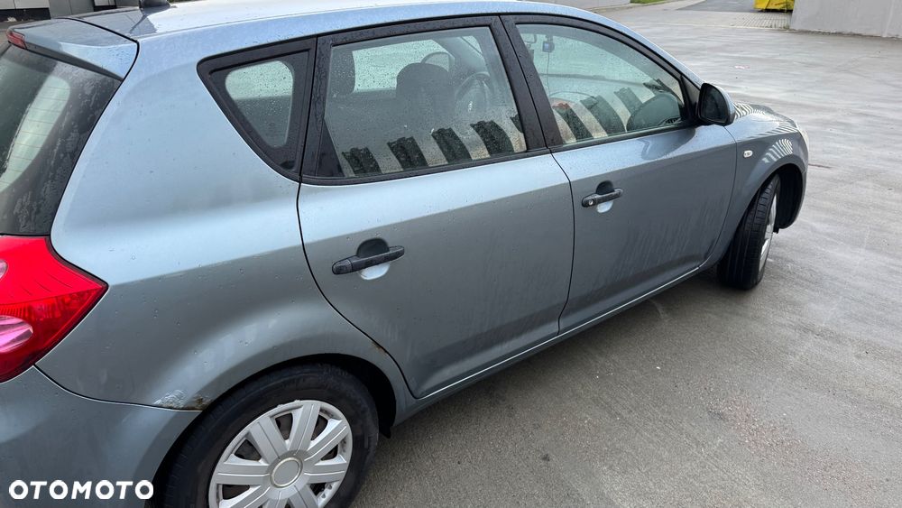 Kia Ceed - 7