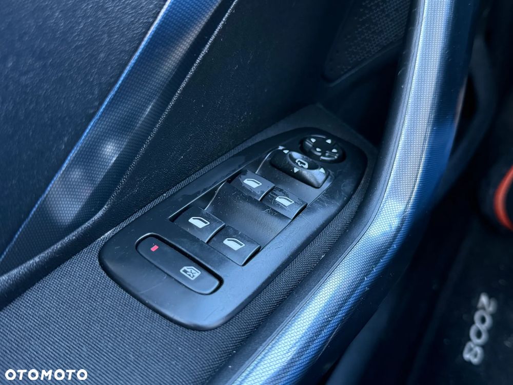 Peugeot 2008 PureTech 82 ETG5 STOP&START Allure - 18