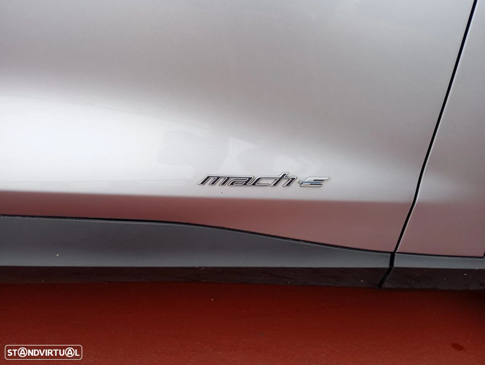 Ford Mustang Mach-E Standard - 12