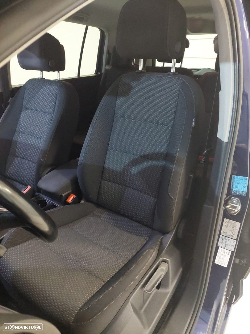 VW Touran 1.6 TDI Confortline DSG - 12