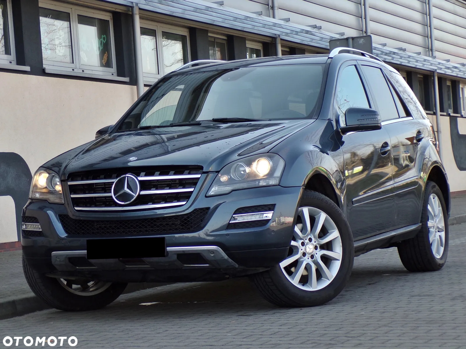Mercedes-Benz ML 300 CDI 4Matic 7G-TRONIC DPF BlueEFFICIENCY Grand Edition - 3