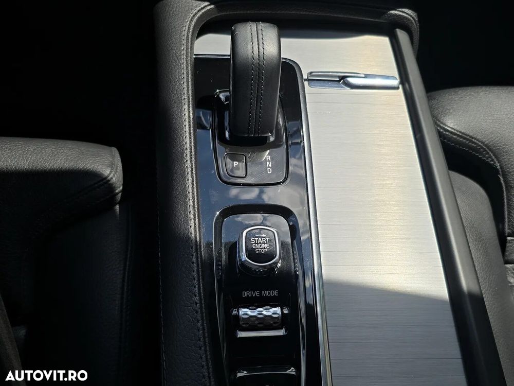 Volvo XC 90 B5 MHEV AWD 7 locuri Momentum Pro - 14
