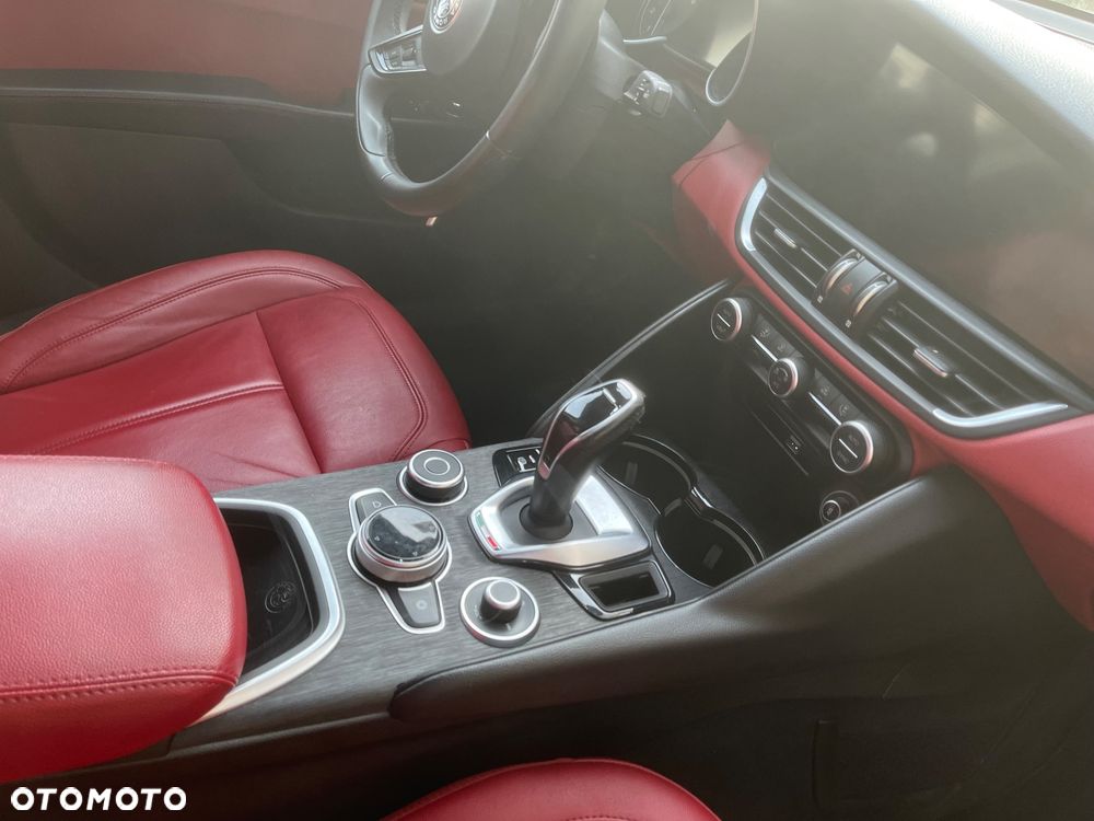 Alfa Romeo Giulia - 6