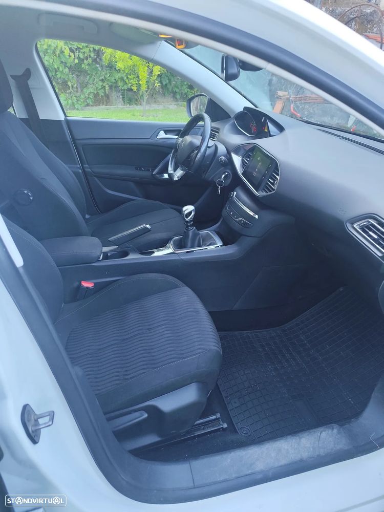 Peugeot 308 - 6