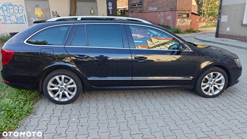 Skoda Superb 2.0 TDI Elegance DSG - 9