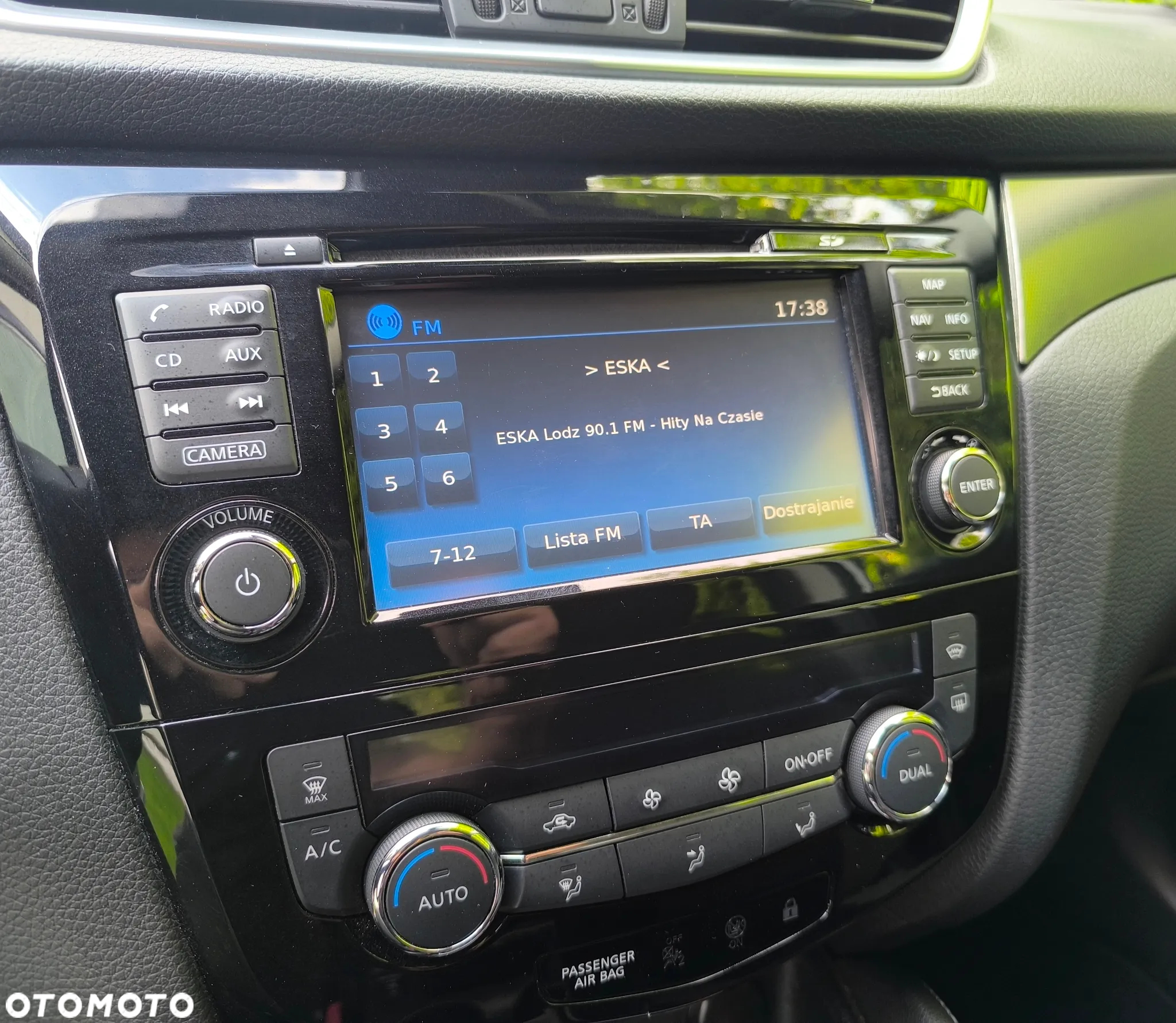 Nissan Qashqai 1.2 DIG-T N-Connecta Xtronic EU6 - 24