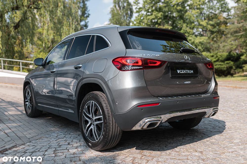 Mercedes-Benz GLA 250 Progressive - 11