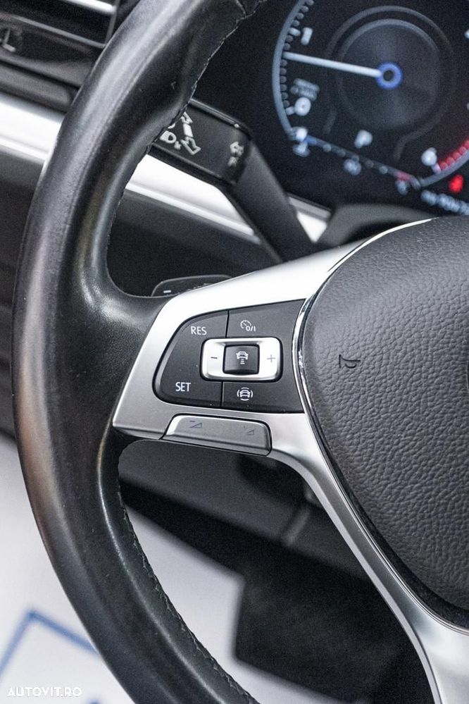 Volkswagen Touareg V6 TDI 4MOTION Elegance - 18
