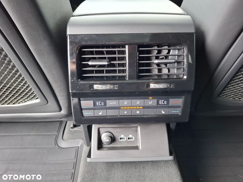 Volkswagen Touareg 3.0 V6 TFSI 4Motion R-Line - 19
