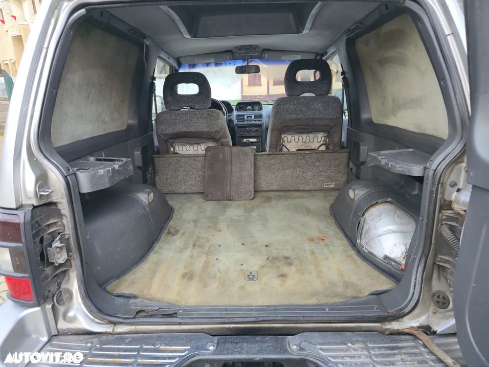 Mitsubishi Pajero Sport 2.5 TD+ Instyle - 10